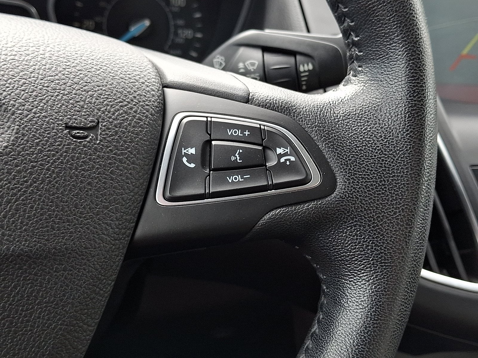 Used 2016 Ford Focus Titanium FWD image 23