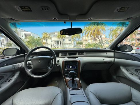 Used 1998 Lincoln Mark VIII RWD image 11