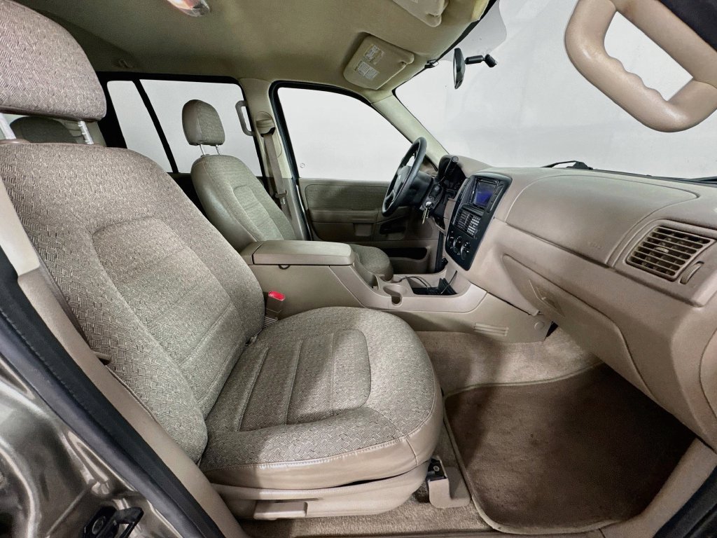 Used 2004 Ford Explorer XLS RWD image 31