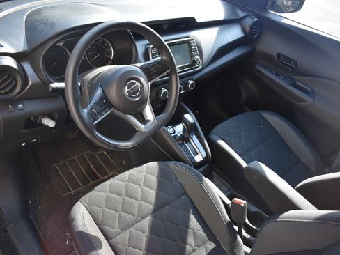 Used 2018 Nissan Kicks S FWD image 5