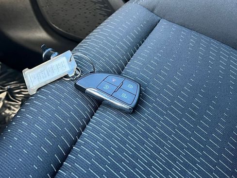 Used 2025 Chevrolet Equinox LT image 22