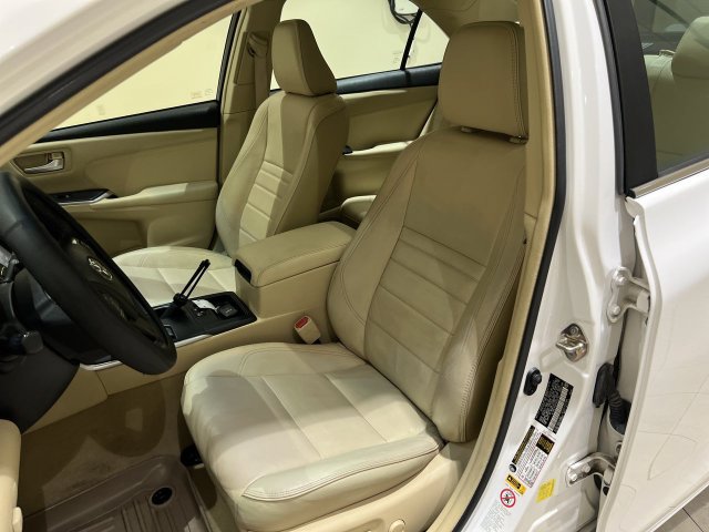 Used 2017 Toyota Camry XLE FWD image 19