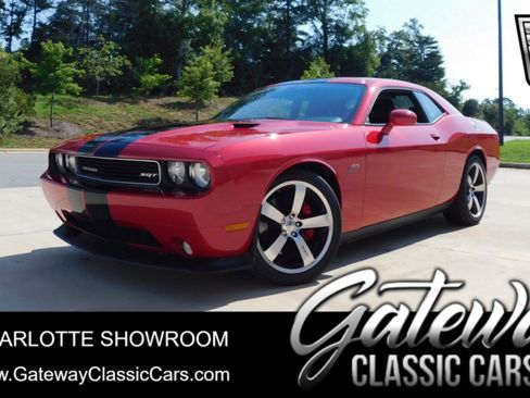 Used 2011 Dodge Challenger SRT8 image 1