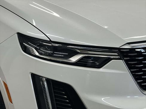 Used 2022 Cadillac XT6 Premium Luxury image 9