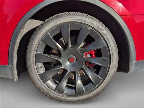 Used 2021 Tesla Model Y Long Range image 15