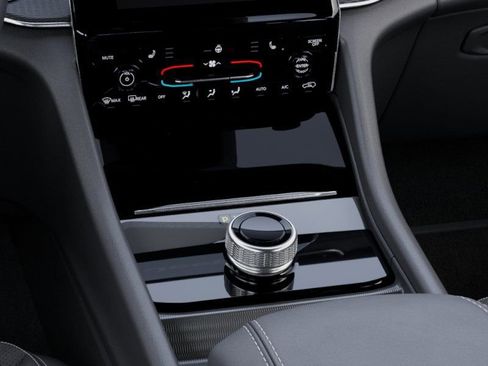 New 2025 Jeep Grand Cherokee Altitude image 32