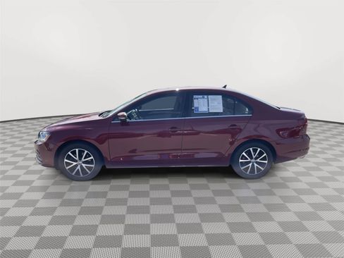 Used 2017 Volkswagen Jetta SE FWD image 5