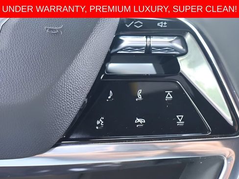 Used 2025 Cadillac Escalade Premium Luxury AWD/4WD image 24