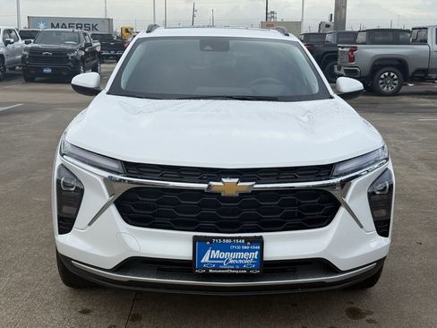 New 2026 Chevrolet Trax LT w/ Sunroof Package image 3