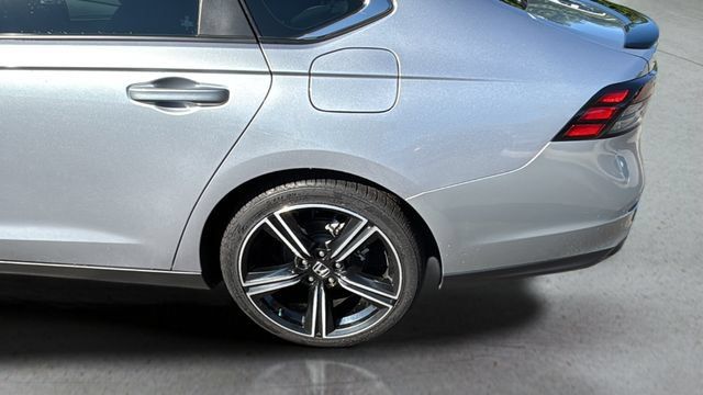 Used 2023 Honda Accord Sport image 38