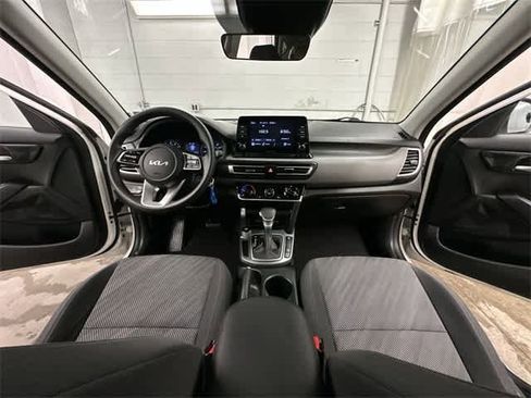 Used 2023 Kia Seltos LX image 18