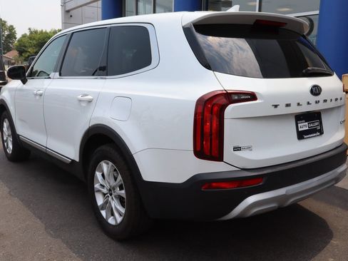 Used 2020 Kia Telluride LX FWD image 3
