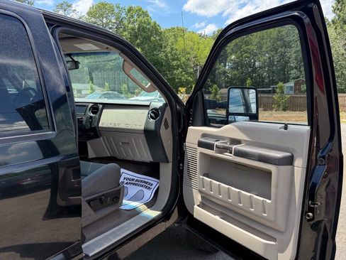 Used 2010 Ford F250 XLT AWD/4WD image 14