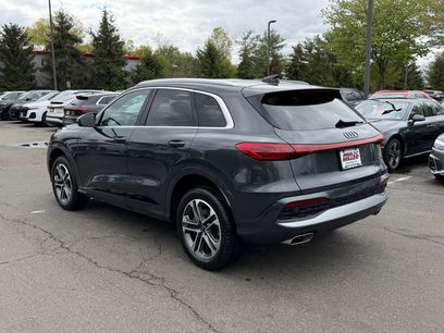 Used 2025 Audi Q5 Premium w/ Convenience Package