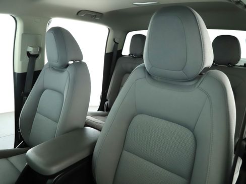 Used 2019 Chevrolet Colorado W/T w/ WT Convenience Package image 4