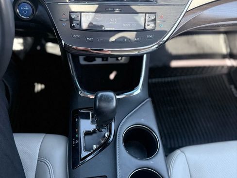 Used 2016 Toyota Avalon Limited image 18