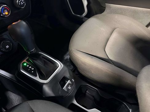 Used 2020 Jeep Renegade Sport AWD/4WD image 31