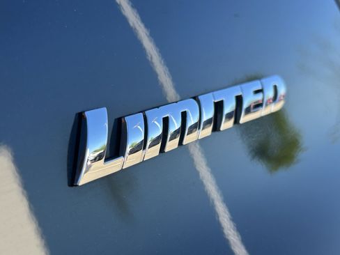 Certified 2018 Toyota 4Runner Limited AWD/4WD image 9