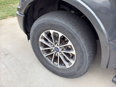 Used 2018 Ford F150 XLT w/ Equipment Group 302A Luxury image 4