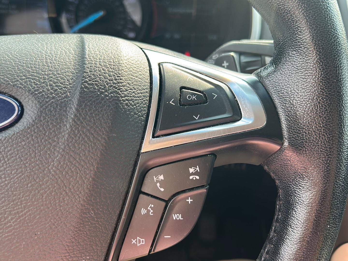 Used 2019 Ford Edge SEL w/ Equipment Group 201A AWD/4WD image 10