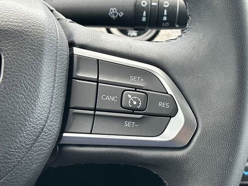 Used 2024 Jeep Compass Latitude w/ Altitude Special Edition AWD/4WD image 19