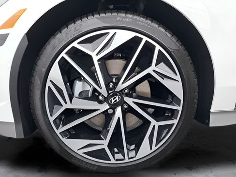 New 2025 Hyundai Ioniq 6 SEL AWD/4WD image 9