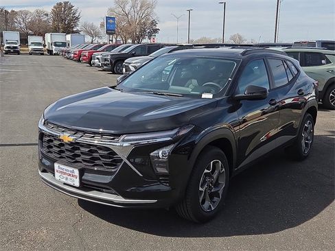 New 2026 Chevrolet Trax LT w/ Sunroof Package image 1