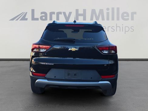 Used 2021 Chevrolet TrailBlazer LT w/ Convenience Package FWD image 4