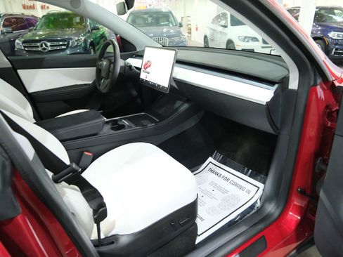 Used 2021 Tesla Model Y Performance image 30