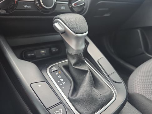 Certified 2025 Kia Soul LX w/ LX Technology Package FWD image 20