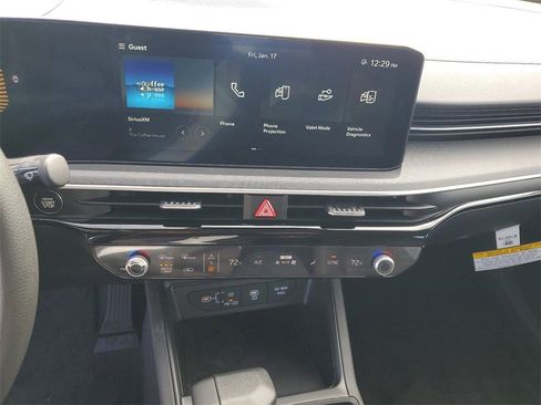 New 2025 Kia K5 LXS image 17