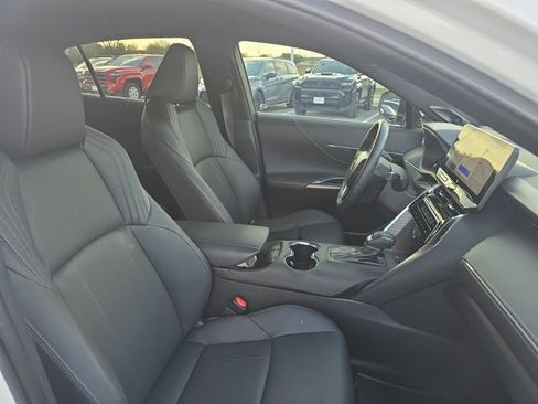 Used 2024 Toyota Venza Limited image 10