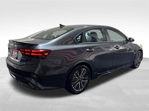Used 2023 Kia Forte GT-Line w/ GT-Line Premium Package FWD image 5
