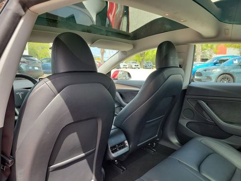 Used 2023 Tesla Model 3 Standard Range image 11