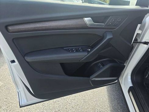 Used 2025 Audi Q5 e Premium Plus w/ Premium Plus Package image 23