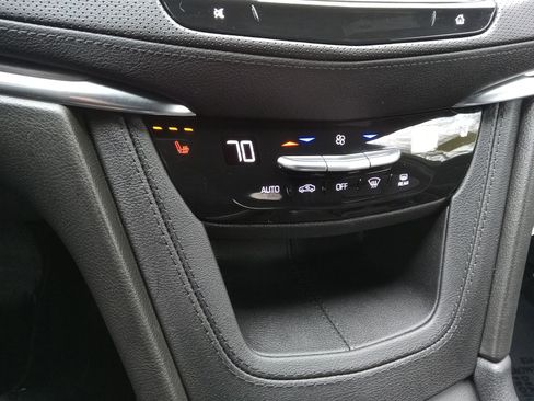 Used 2023 Cadillac XT5 Luxury AWD/4WD image 16