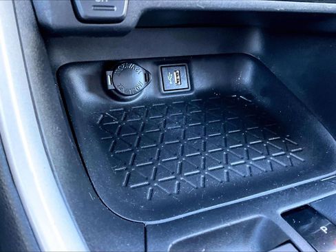 Used 2023 Toyota RAV4 XLE image 30