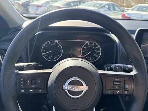 Used 2024 Nissan Rogue SV image 29