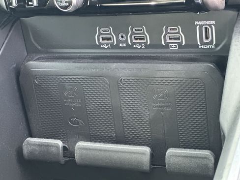 Used 2025 RAM 1500 Laramie w/ Night Edition AWD/4WD image 29