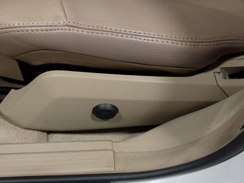 Used 2011 Mercedes-Benz E 350 4MATIC Sedan image 29