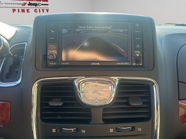 Used 2015 Chrysler Town & Country Touring-L w/ Driver Convenience Group FWD image 34
