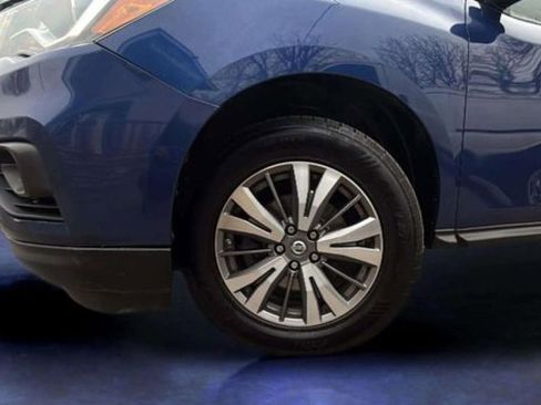 Used 2017 Nissan Pathfinder SV image 21