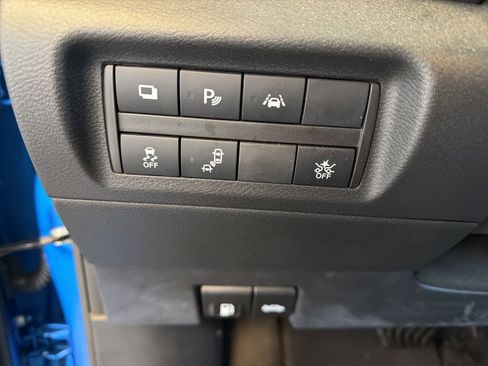 Used 2022 Nissan Kicks S image 15