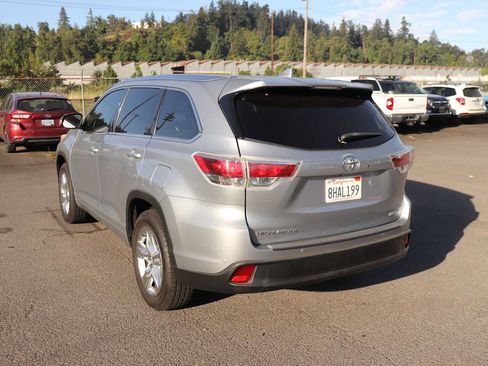 Used 2014 Toyota Highlander Limited FWD image 7
