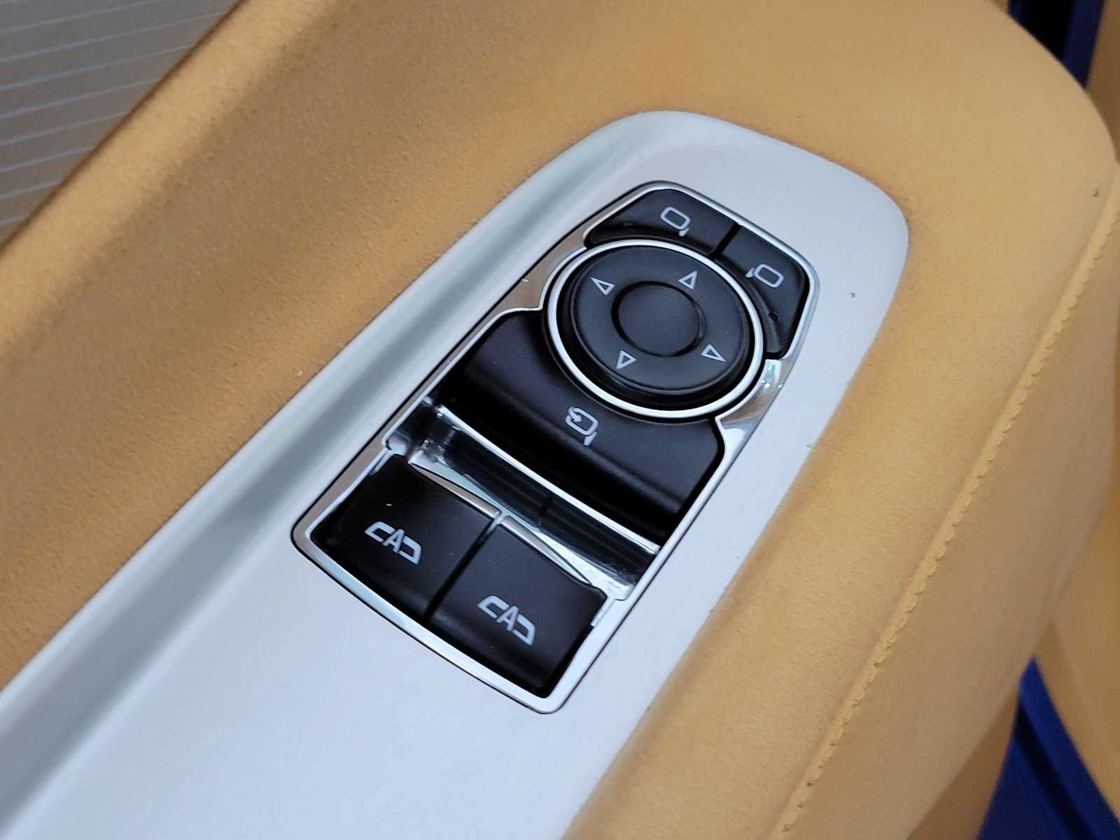 Used 2022 Chevrolet Corvette Stingray Premium Cpe w/ Battery Protection Package RWD image 27