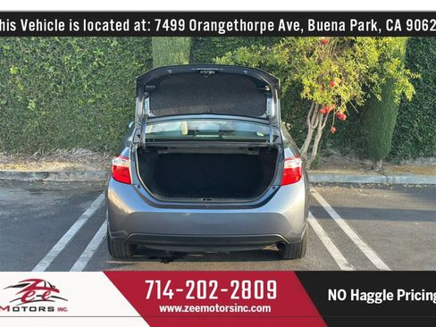 Used 2015 Toyota Corolla LE FWD image 15