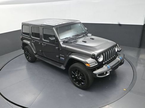 Used 2023 Jeep Wrangler Unlimited Sahara w/ Cold Weather Group AWD/4WD image 12