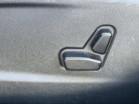 Used 2013 Chrysler 300 S image 17