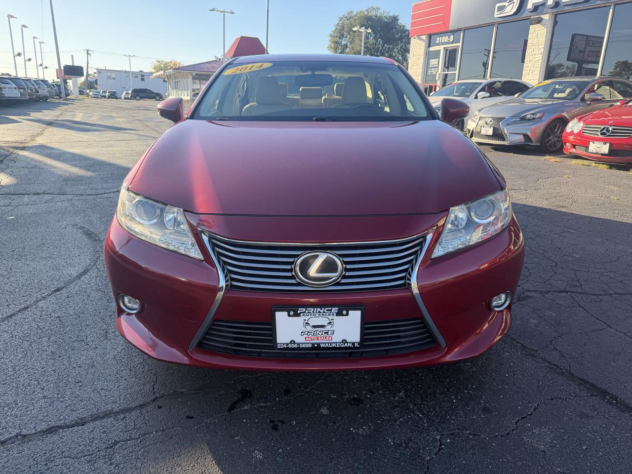 Used 2014 Lexus ES 350 w/ Luxury Package FWD image 2