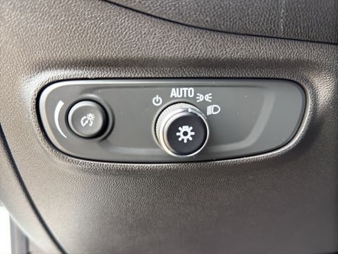 Used 2023 Chevrolet Equinox RS w/ RS Leather Package image 16